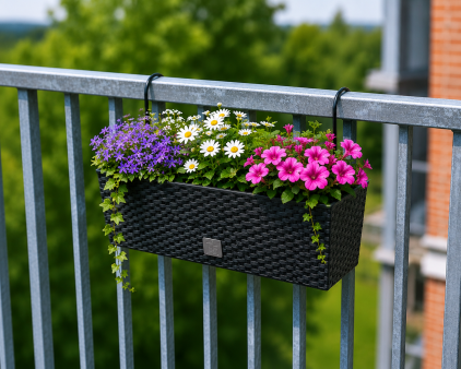Selvvandende altankasser � den nemme l�sning til gr�nne og blomstrende altaner
