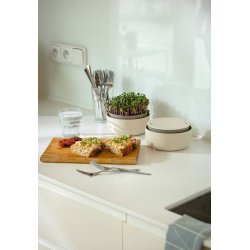 Mikrogr�nt dyrkningssystem � Med genanvendt kaffegrums